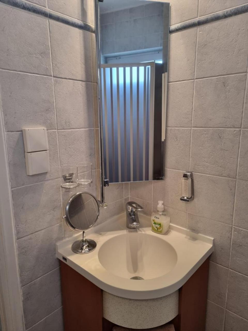 Atlas Apartment With Private Beach And Seaview Blue Loutráki Eksteriør billede