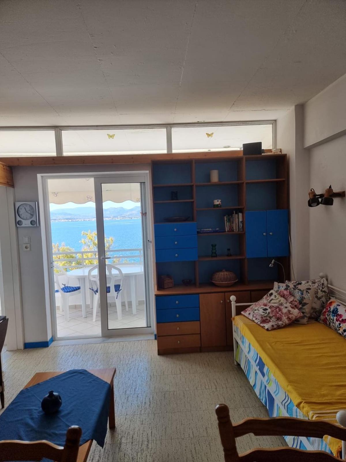 Atlas Apartment With Private Beach And Seaview Blue Loutráki Eksteriør billede