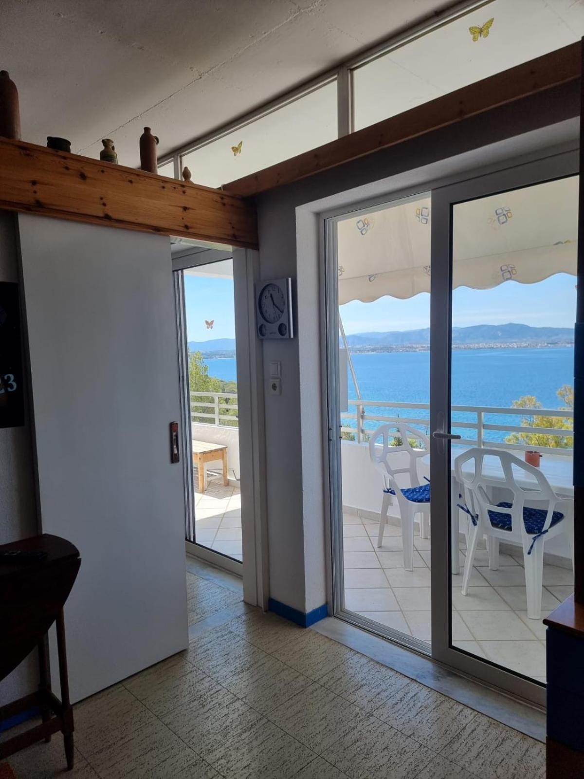 Atlas Apartment With Private Beach And Seaview Blue Loutráki Eksteriør billede