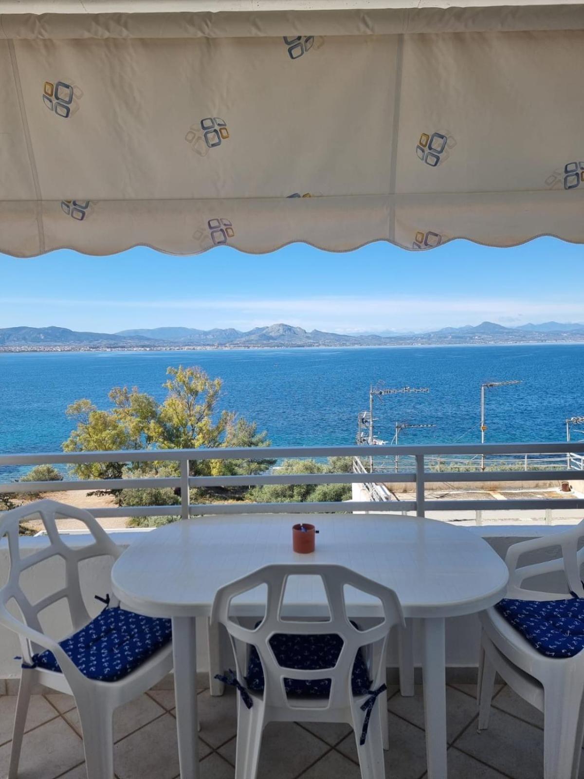 Atlas Apartment With Private Beach And Seaview Blue Loutráki Eksteriør billede