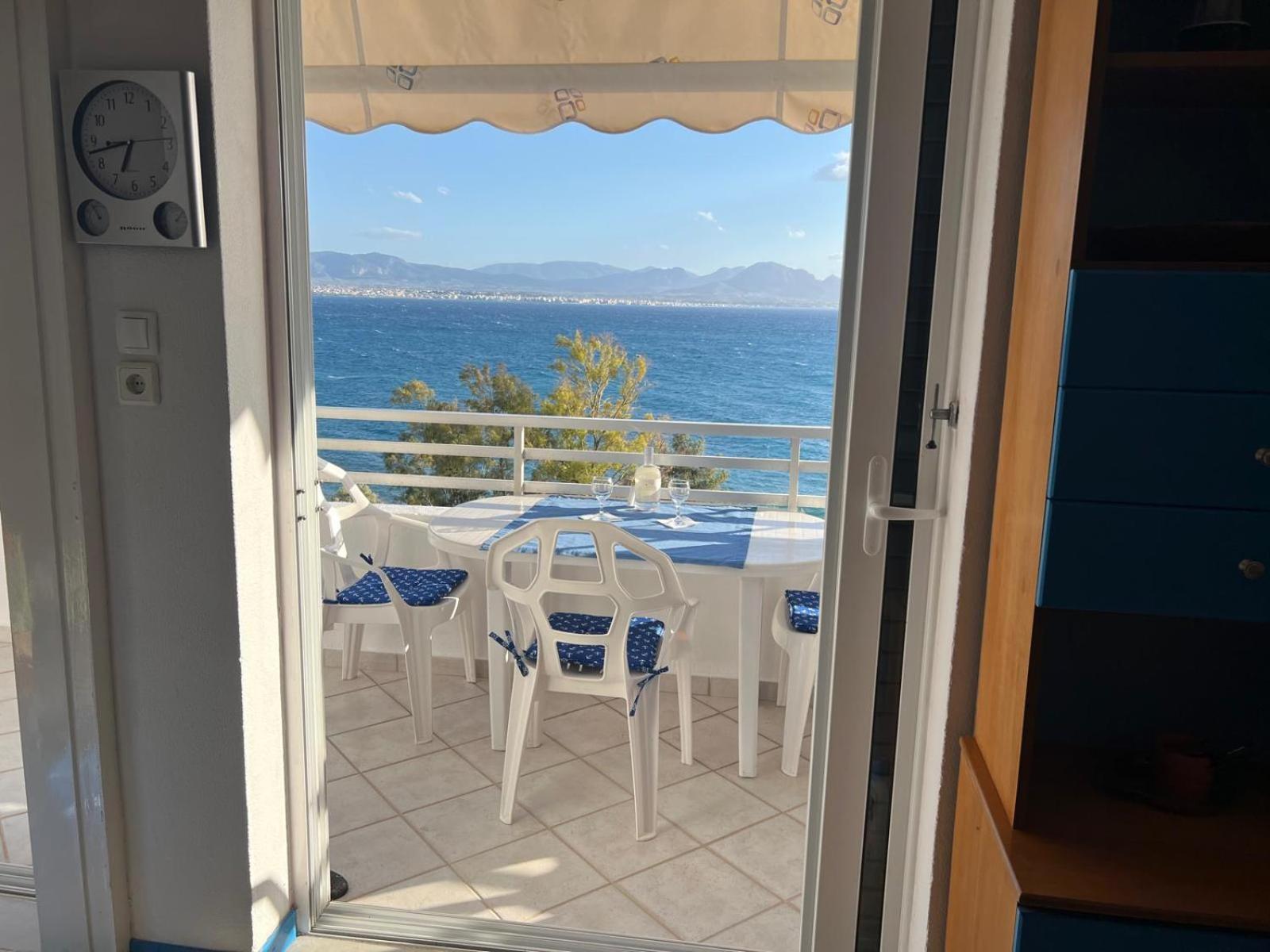 Atlas Apartment With Private Beach And Seaview Blue Loutráki Eksteriør billede